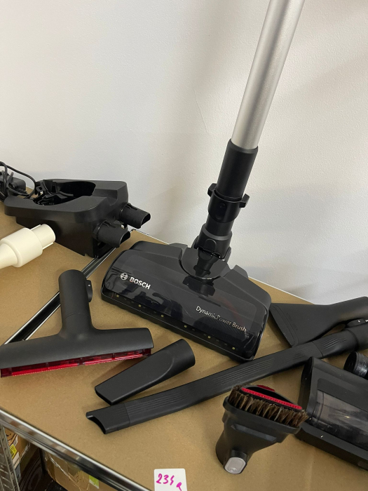 Bosch Unlimited 7 BSS711W – Aspirator de mână fără fir, fără sac, cu baterie de schimb, tub flexibil, filtru de igienă, duză XXL pentru tapițerie, iluminare LED, mod Turbo, culoare albă [10]