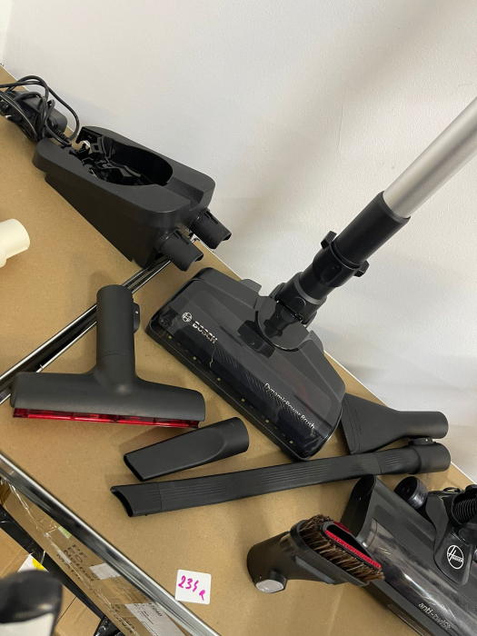 Bosch Unlimited 7 BSS711W – Aspirator de mână fără fir, fără sac, cu baterie de schimb, tub flexibil, filtru de igienă, duză XXL pentru tapițerie, iluminare LED, mod Turbo, culoare albă [11]