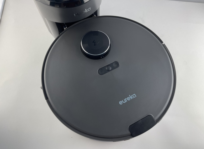 EUREKA E10s DE – Robot aspirator și mop + Stație de aspirare fără sac Multi-Cyclone (4000 Pa, detectare covoare și ridicare mop, navigație LiDAR, ideal împotriva părului de animale [9]