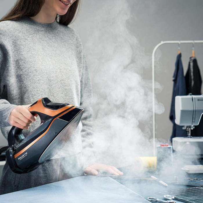 Fier de călcat cu abur Rowenta DW9510 Steamforce Pro , 3200 Watt Sistem de pompare ,2 nivele de abur , Rezervor de apă 350 ml , Negru/Auriu - FOARTE BUN [7]