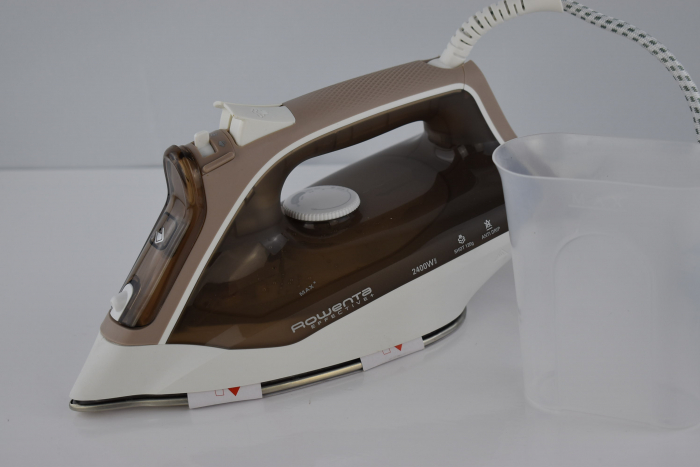 Fier de călcat cu abur Rowenta DX1635 Effective | 2400 Watt, Jet de abur 120 g/min, Sistem anti-calcar ,300 de orificii pentru distribuție excelentă a aburului ,Cupru/Alb - BUN [4]