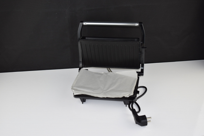 Grătar electric Bestron, sandwich maker cu mâner Cool-Touch, cu strat antiaderent, 700 de wați, culoare: negru, dimensiuni 22,5 x 14 cm. - CA NOU [8]