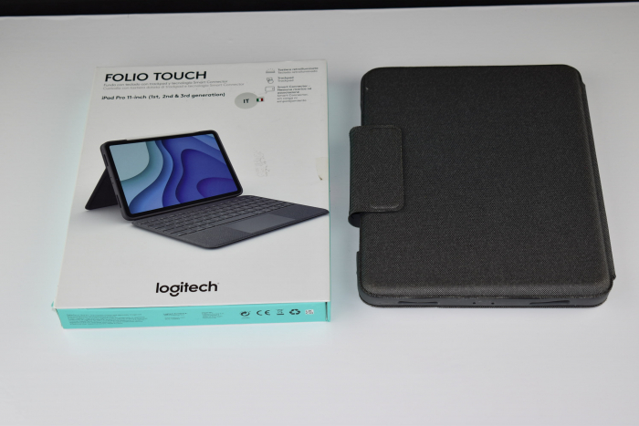 Logitech Folio Touch Husă cu Tastatură, Trackpad și Smart Connector pentru iPad Pro (Generația 1 și 2) 11 inch (versiunea Italiană) - Culoare Grafit - BUN [2]