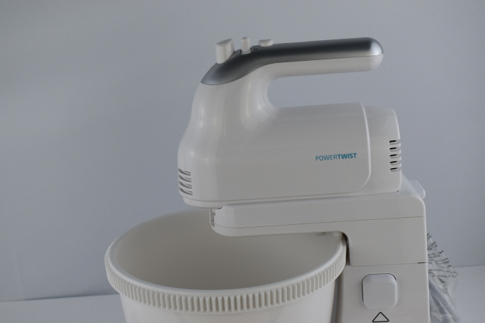 Mixer cu Suport Cecotec PowerTwist 500 Gyro - Putere de 500 W, 5 Viteze Inclusiv Turbo, 3 Accesorii, Fără BPA, Bol de 3,5 L - CA NOU [12]