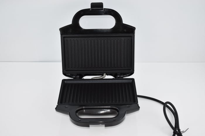 Moulinex SM156D Aparat de Sandwich Ultracompact Metalic, Plăci Antiaderente [Clasa energetică A],700W [8]