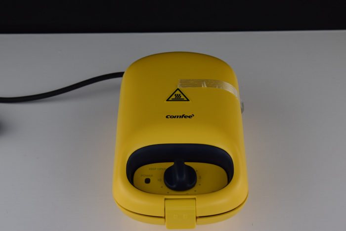 Sandwich Maker COMFEE MC-JK1312P201, 950W, oprire automată, placi antiaderente, placi grill - CA NOU [3]