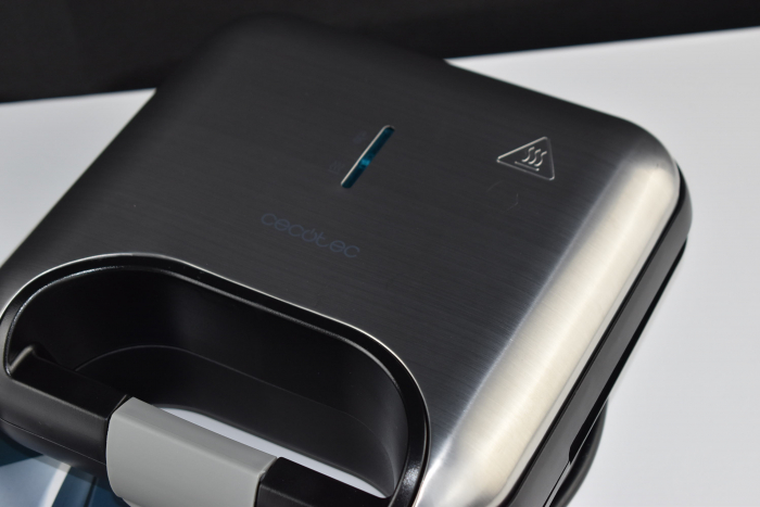 Sandwich-Maker Rock'nToast Grill+ Cecotec , putere de 800W, acoperire cu piatră RockStone, antiaderent, oțel inoxidabil- FOARTE BUN [5]