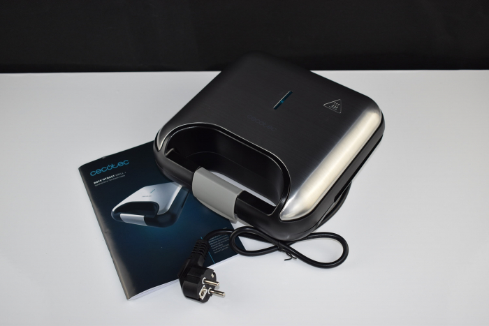 Sandwich-Maker Rock'nToast Grill+ Cecotec , putere de 800W, acoperire cu piatră RockStone, antiaderent, oțel inoxidabil- FOARTE BUN [4]