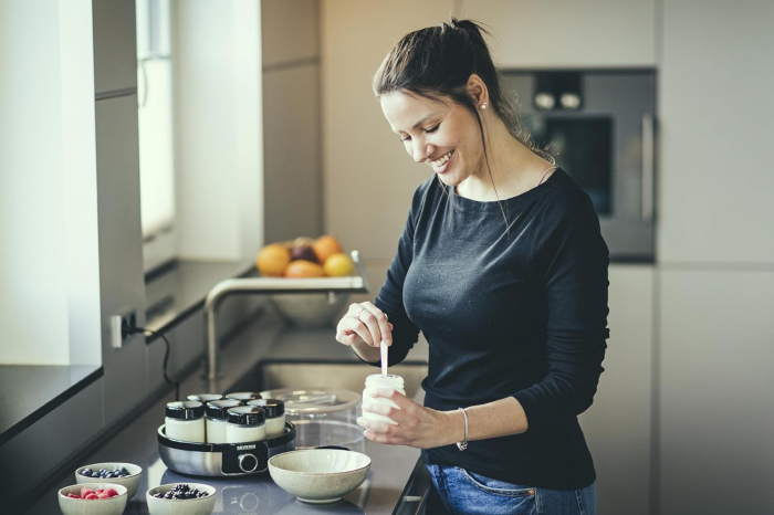 Severin Aparat pentru preparat iaurt, mașină digitală de iaurt cu 5 programe automate pentru iaurt făcut acasă, include 7 pahare de iaurt cu capac, fără BPA, JG 3521 - CA NOU [5]