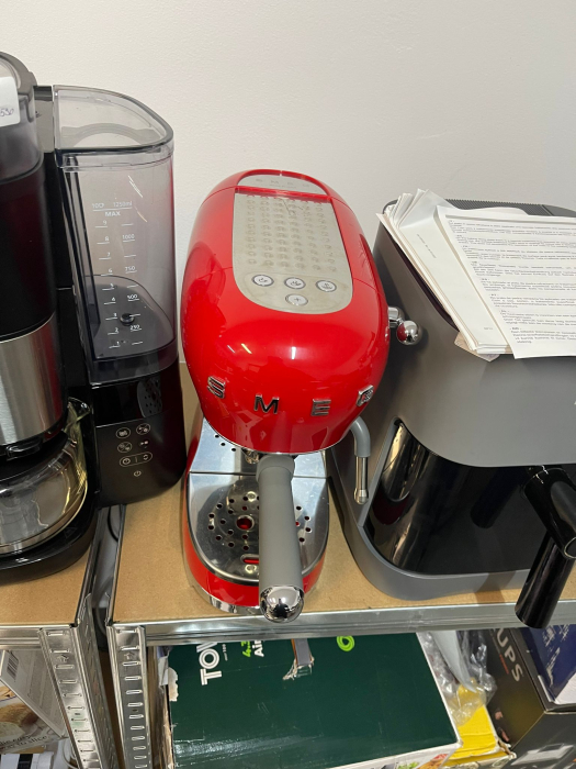 Smeg ECF01RDEU – Mașină de cafea semi-automată, espressor, capacitate rezervor apă 1 litru [8]