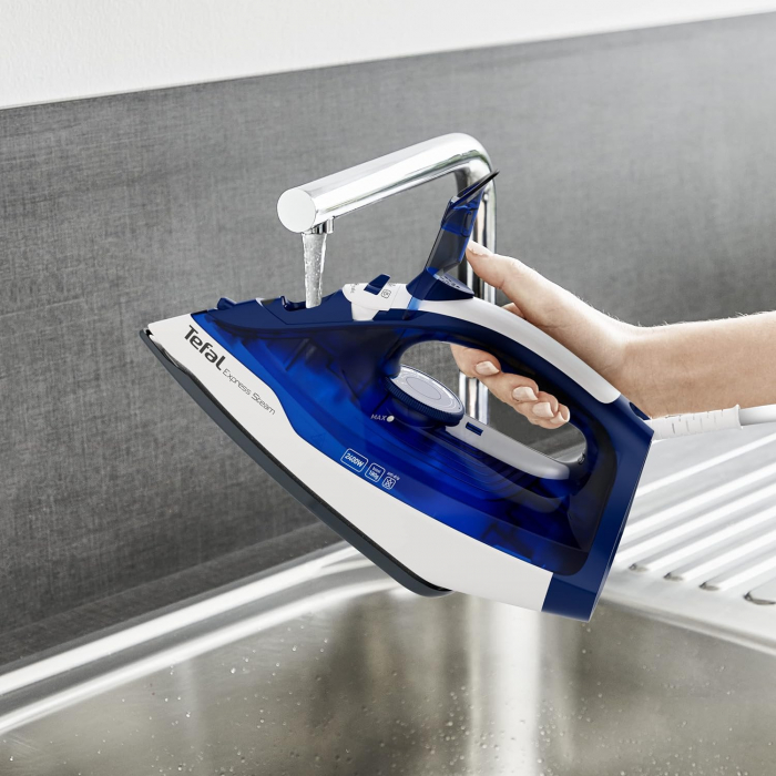 Tefal FV2838 Express Steam Fier de calcat cu abur | 2400 Watt | Jet de abur: 180 g/min | Capacitate de 270 ml | Încalzire rapida și calcare eficienta | Talpa ceramică | Sistem anti-picurare | Albastru [5]