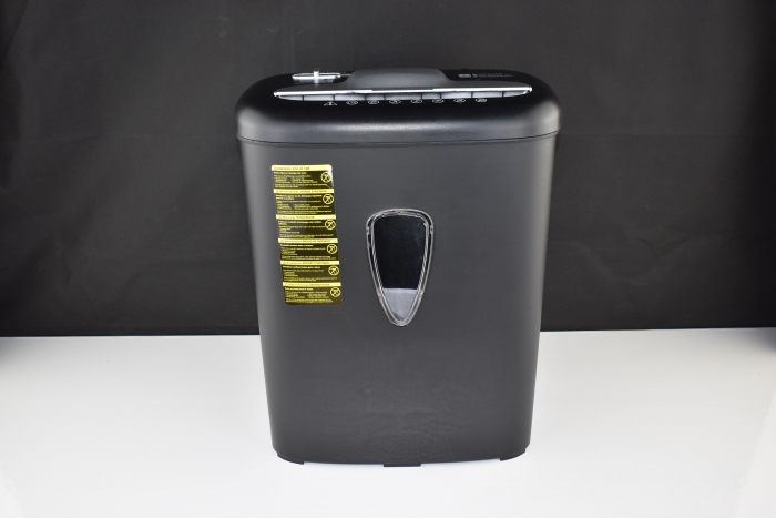 Tocător de hârtie/documente/carduri Amazon Basics cu tăiere încrucișată de înaltă securitate, Negru - FOARTE BUN [6]