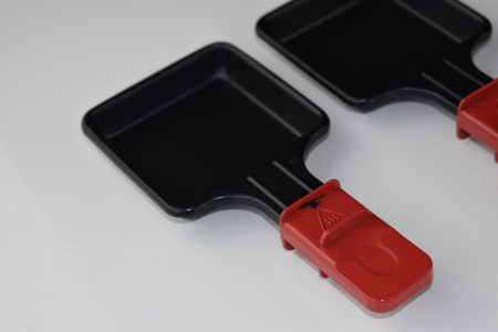 Bestron Raclette pentru 1 până la 2 persoane, mini grătar de masă cu două tăvi și două spatule din lemn, 350W -FOARTE BUN [6]