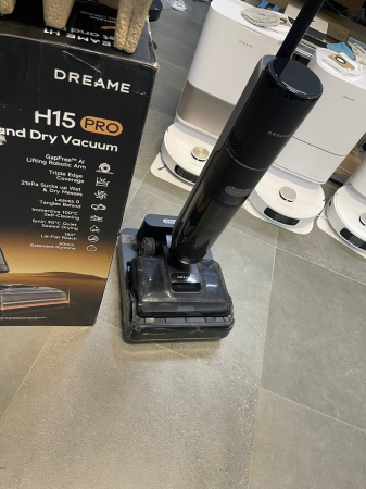 Dreame H15 Pro – Aspirator umed/uscat, braț robot AI cu coborâre GapFree, capac în 3 piese, aspirare 21 000 Pa, fără spații necurățate, spălare temeinică cu perii la 100 °C, 5 min, uscare la 90 °C [11]