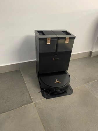 ECOVACS DEEBOT X8 PRO Omni – Robot aspirator cu funcție mop, OZMO Scooter cu mop continuu și auto-curățare, putere de aspirare 18.000 Pa, stație 12‑în‑1, curățare mop cu apă caldă 40‑75 °C, sistem YIK [11]