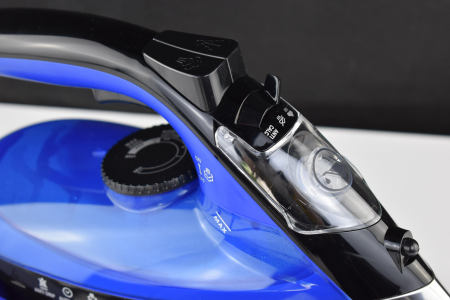 Fier de călcat cu abur Rowenta Freemove DE5010 Model negru și albastru 2400W Tehnologie fără fir, Funcții practice pentru călcat ușor - FOARTE BUN [7]