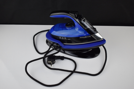 Fier de călcat cu abur Rowenta Freemove DE5010 Model negru și albastru 2400W Tehnologie fără fir, Funcții practice pentru călcat ușor - FOARTE BUN [6]