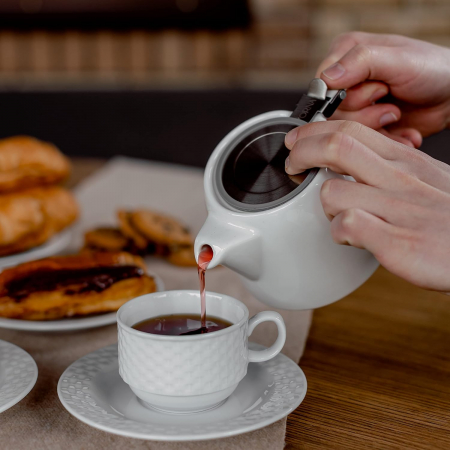 ORNA Ceainic din Ceramică - cu Infuzor de Ceai din Oțel Inoxidabil Extra Fin și Capac - pentru Infuzarea Ceaiului Vrac - 550 ml (Alb) [1]