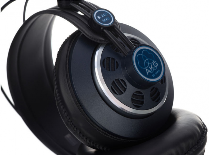 AKG K-240 MKII [7]