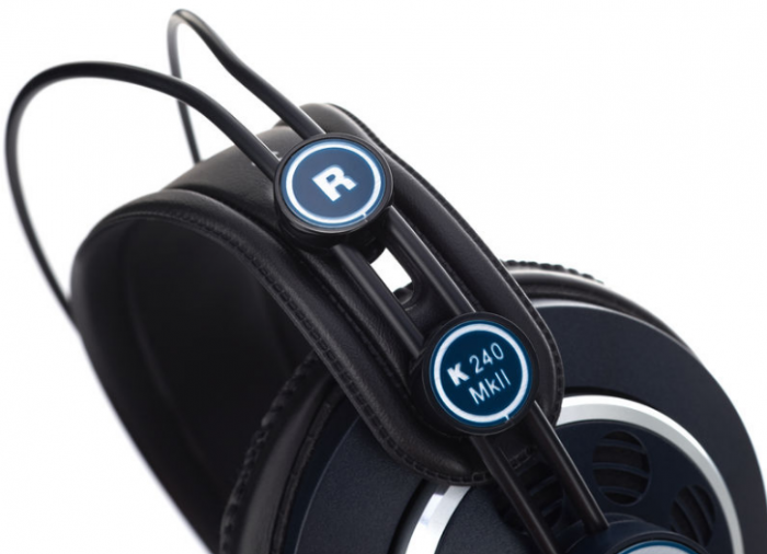 AKG K-240 MKII [8]