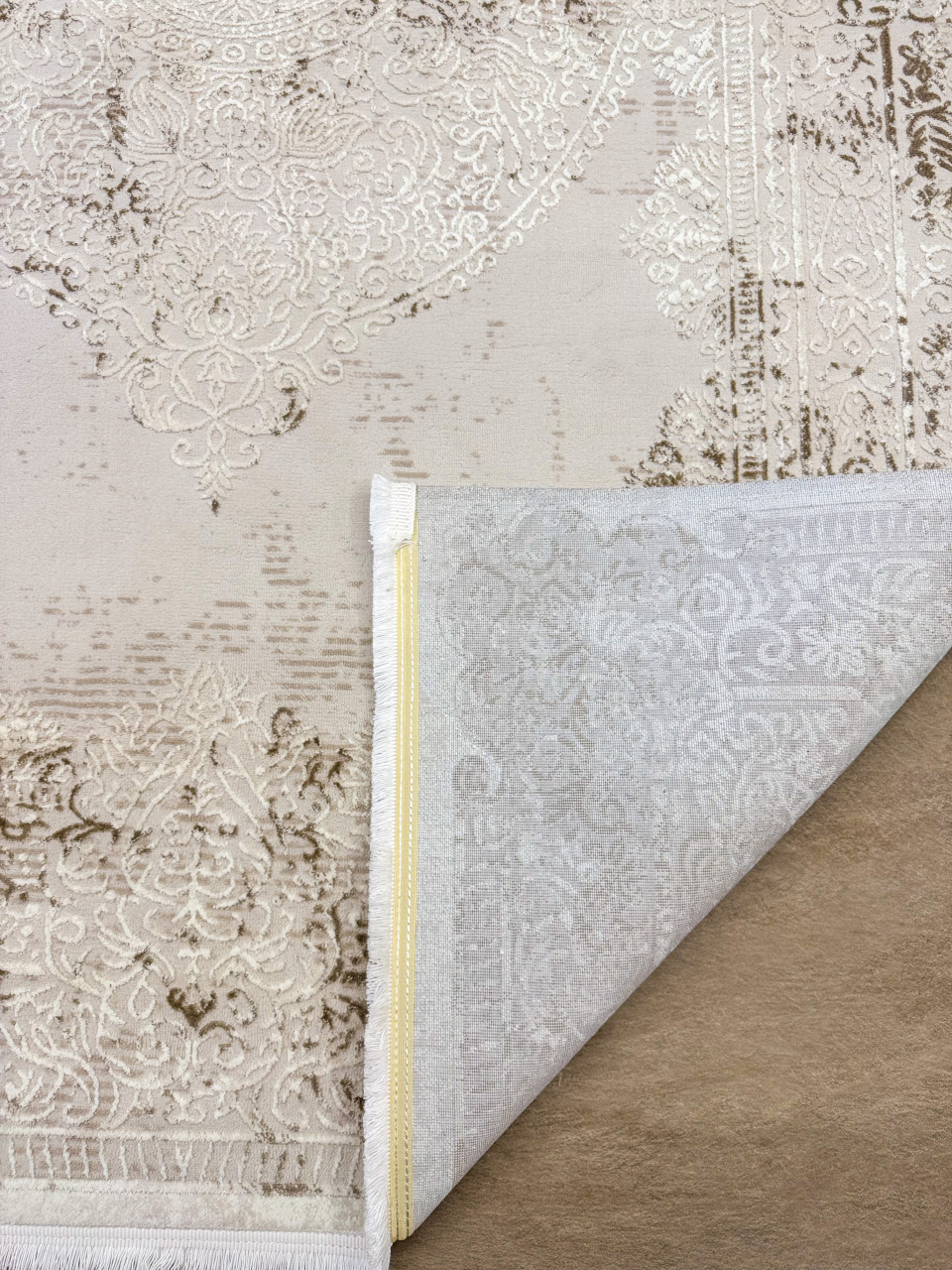 Covor clasic crem cu model ornamental baroc [3]
