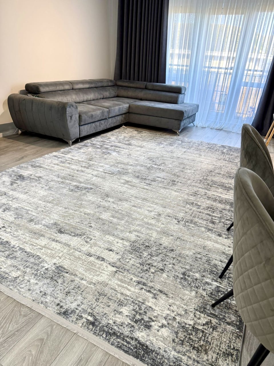 Covor Infiniti la metru cu nuanțe de gri și alb [3]