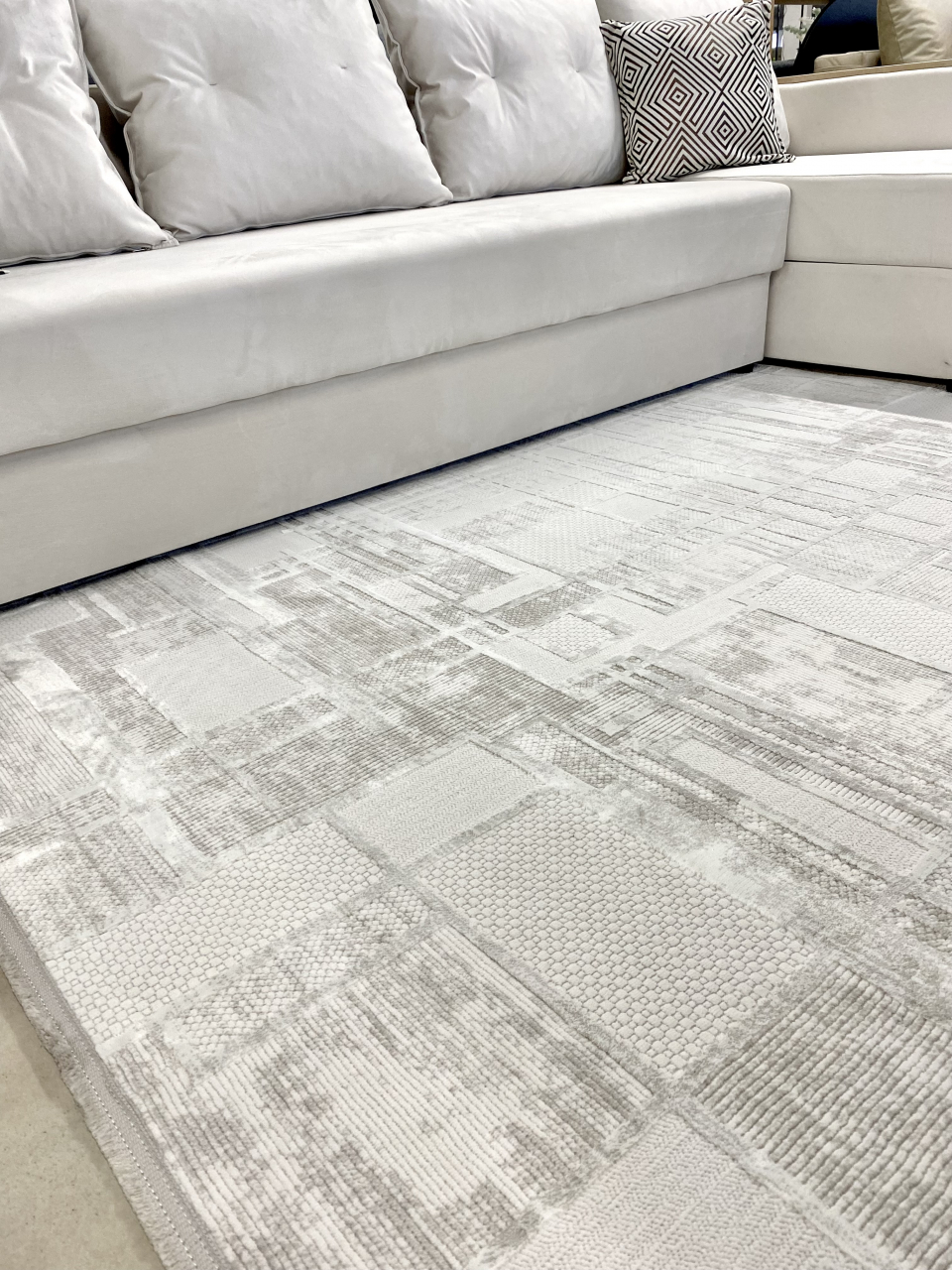 Covor Minimalist, cu model abstract, texturi gri si alb [7]