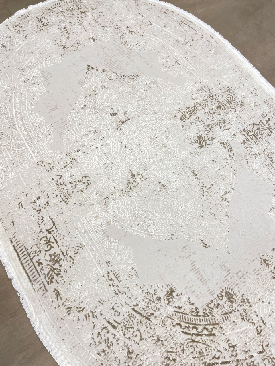 Covor oval - clasic crem cu model ornamental baroc [2]