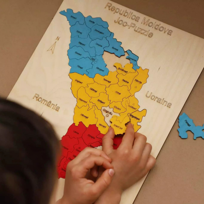 Puzzle Harta R. Moldova cu umbre [4]
