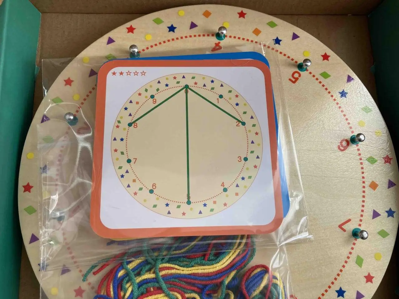 Joc creativ desenează cu siret, snuruit  pe placă din Lemn, Winding Patterns,25 piese, Montessori, 4 ani +, EduJucarii [8]
