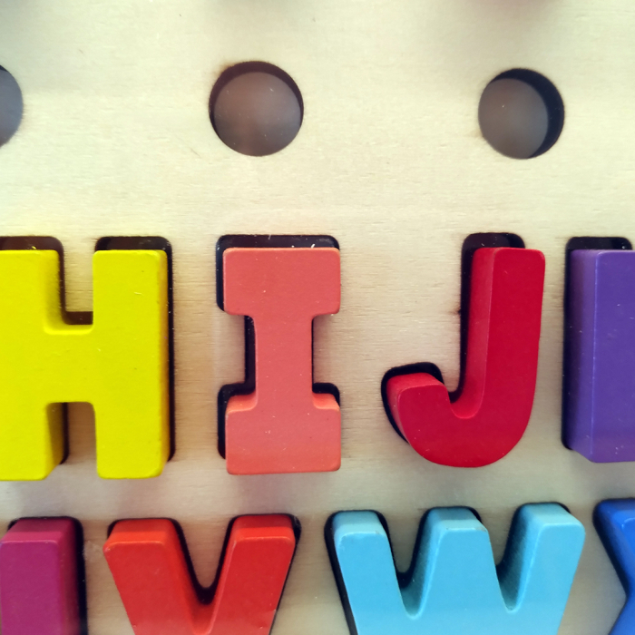 Puzzle didactic educativ din lemn, Alfabet, Numere și Inelule de sortare, Logaritmic, Montessori, Alphanumeric pairing, 101 piese, 3 ani+, EduJucarii [3]