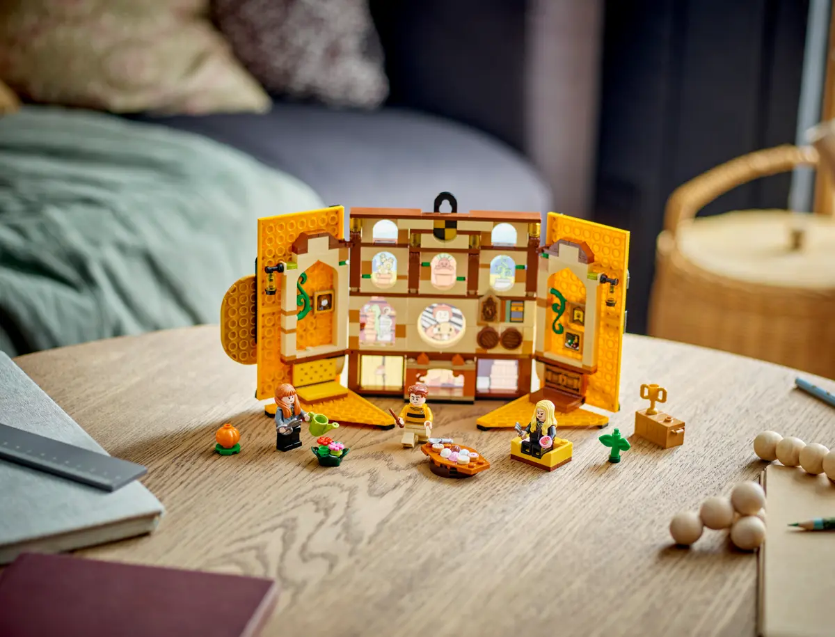 LEGO Harry Potter, Bannerul Casei Hufflepuff 76412, 313 piese,  9 ani+ [7]