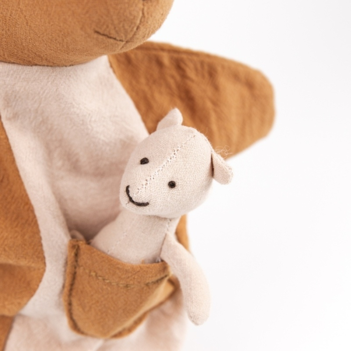 Papusa de mana Cangur cu pui, Egmont Toys [4]