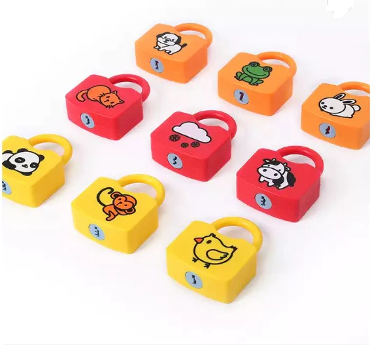 Set de 6  Lacate, 6 chei, cartonase de asociere cu imagini diverse, Panda, Vacuta, Catelus, cuvinte, 18 piese, 3 ani +, Edujucarii [6]