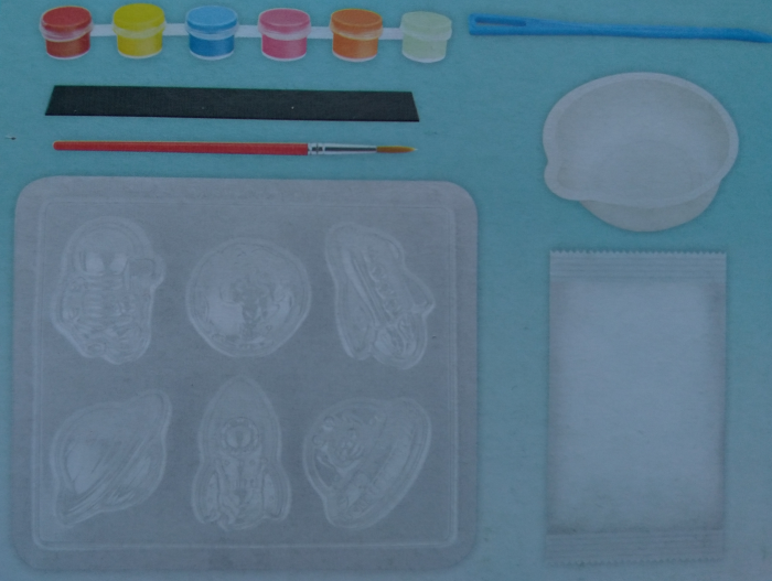 Set de pictat si creat magneti, Space, 6 forme diferite, planeta cu inele, Terra, rachete, 2 astronauti - Color day [2]