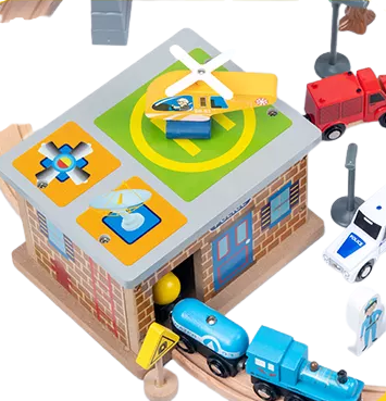 Set Mare Circuit de Tren din lemn, cu locomotiva electrica si o multime de detalii de jucat in tot orasul, 95 piese, Wood Mom [10]