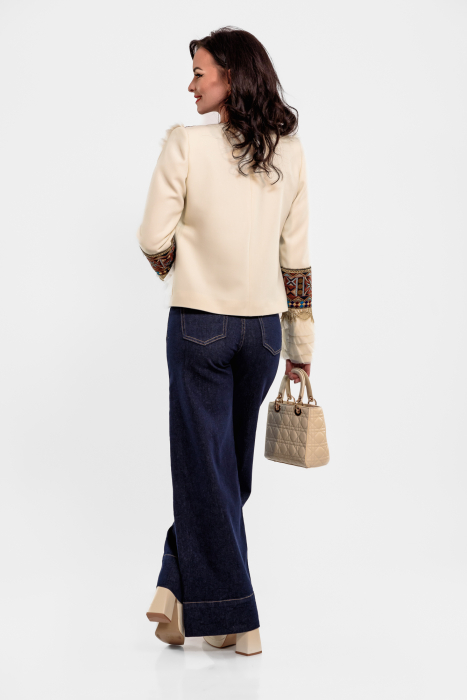 Sacou Effect crem cu broderie decorativa si volanase [3]