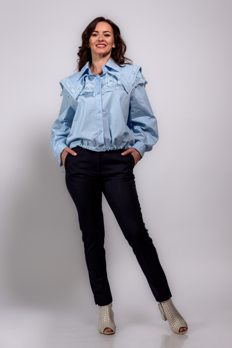 Camasa albastra cu guler supradimensionat cu dantela [1]