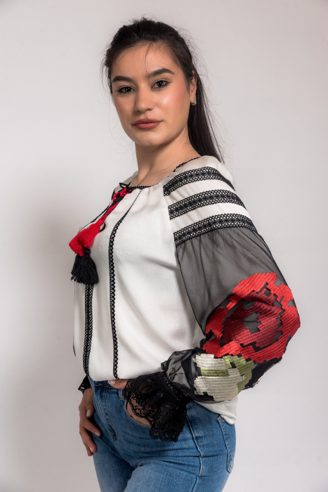 Bluza cu broderie si dantela de bumbac [2]