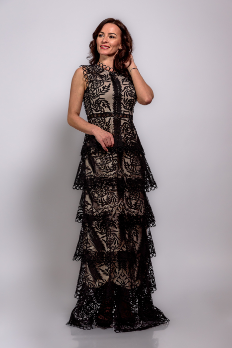 Rochie lunga glamour din dantela neagra cu detalii rafinate [1]