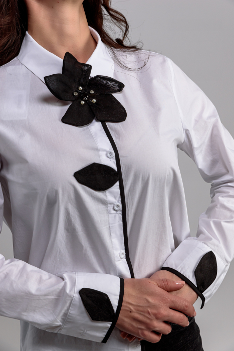 Camasa alba eleganta 100% bumbac cu floare 3d neagra [2]