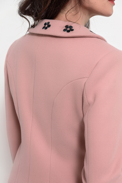 Compleu stofa roz cu guler rotund si broderie [3]