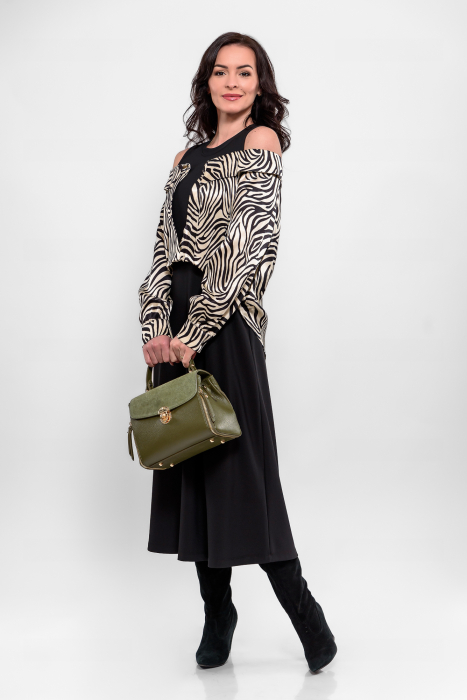 Rochie ce murmură eleganță,  cu umeri dezgoliti si imprimeu zebră [1]