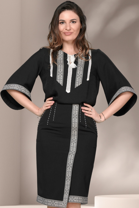 Bluza neagra Effect brodata gen ie traditionala [1]