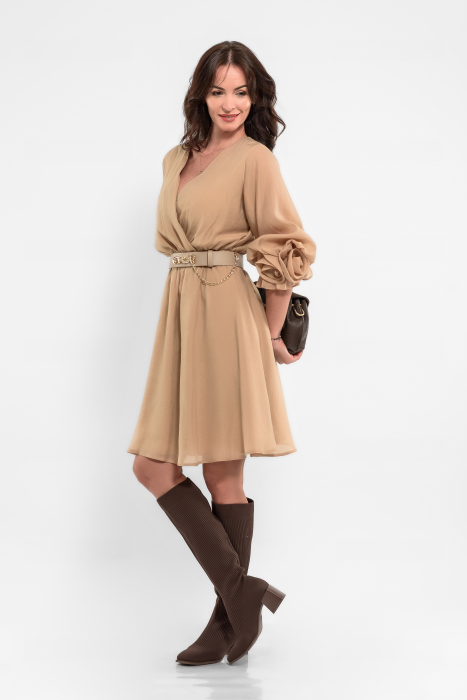 Rochie bej cald  petrecuta cu trandafiri handmade la maneci [3]