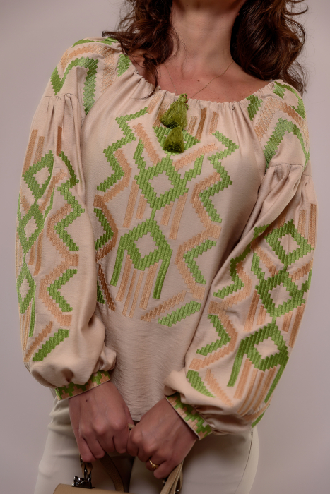 Bluza Effect cu broderie în nuanțe de bej și verde [2]