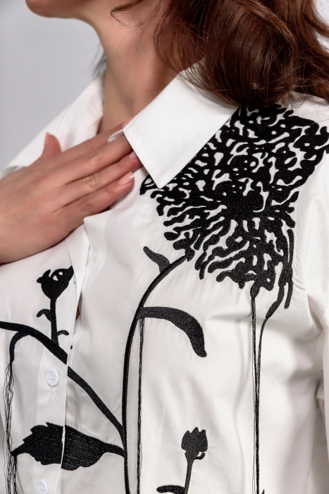 Camasa poplin premium cu broderie neagra [2]