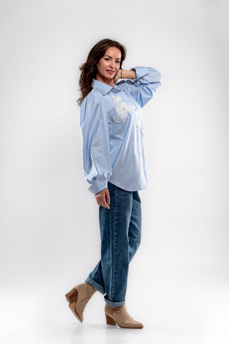 Camasa poplin bumbac 100% cu dungi fine alb-bleu si aplicatii cu perle [2]