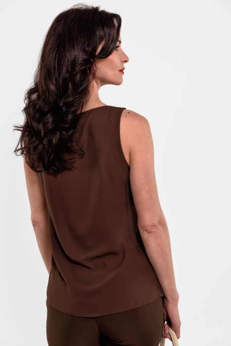 Maieu maro cu volan in fata si accesoriu auriu [2]