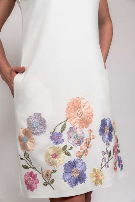 Rochie cu aplicatii din flori 3d [3]